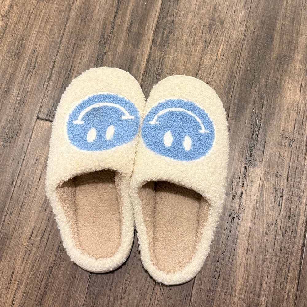 NEVER WORN Smiley Face Slippers Cozy Preppy Cream and Blue Slippers